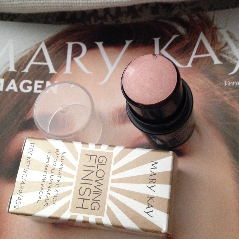 ILLUMINATING STICK